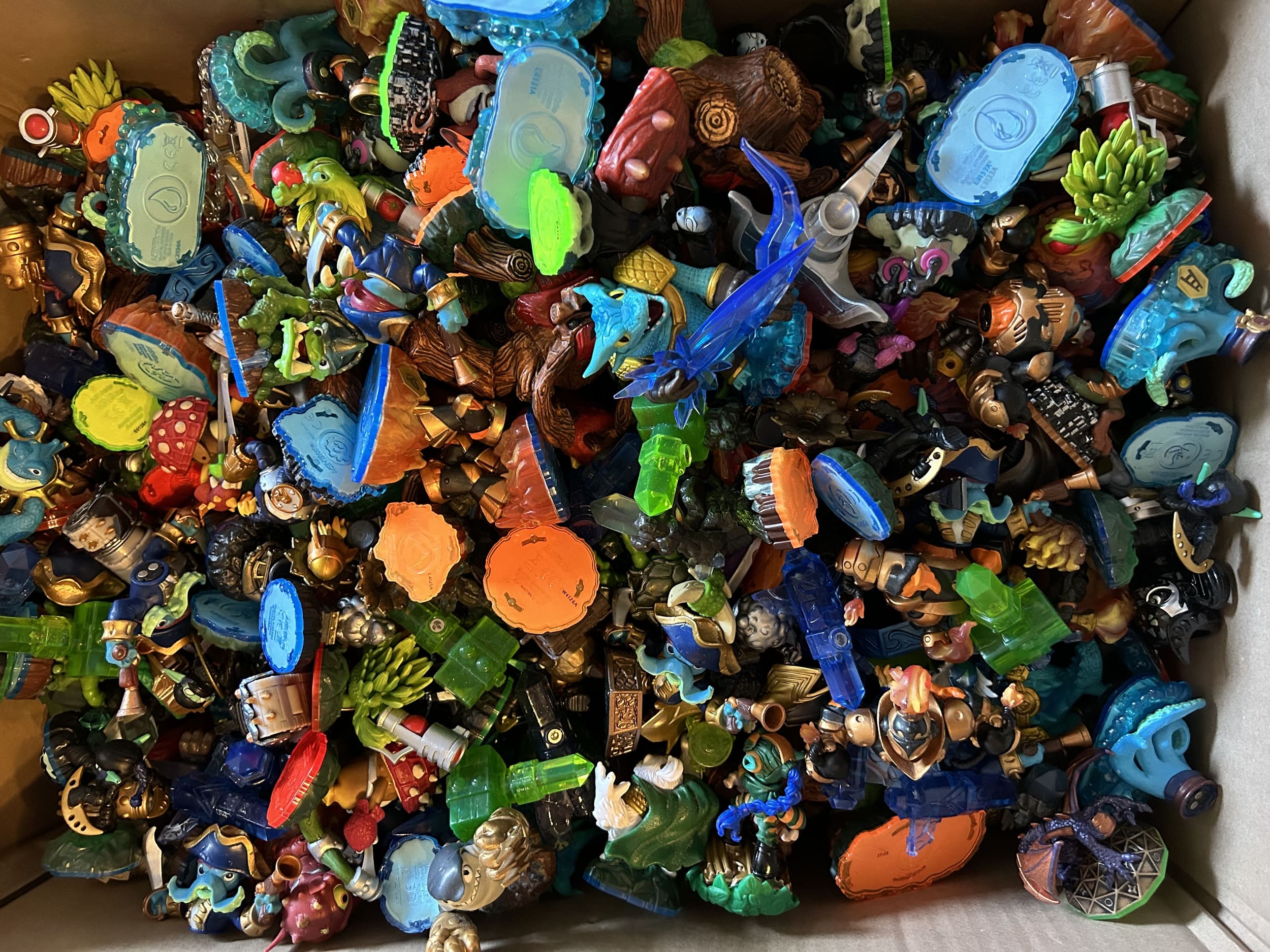 Figurines Skylanders aléatoires Spyros Adventure à Imaginators Stock restant